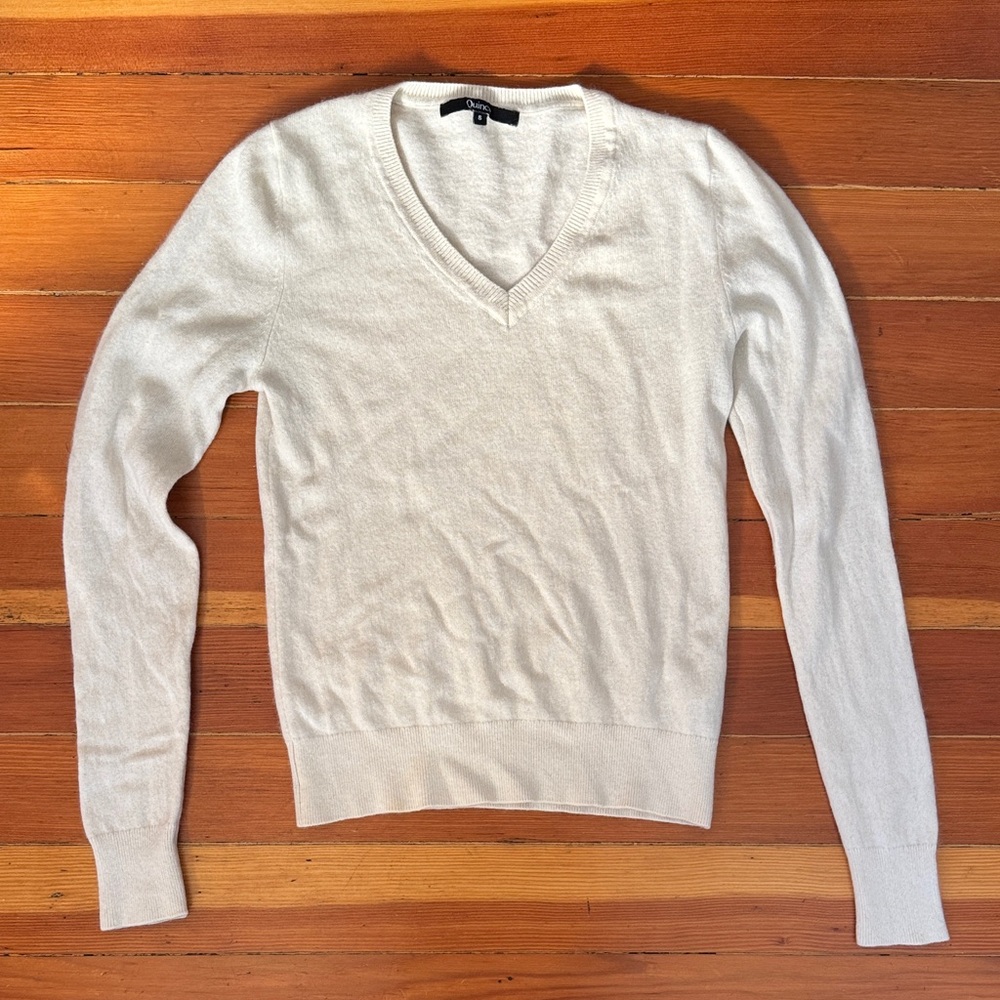 Quince Cashmere Cream V-Neck Sweater